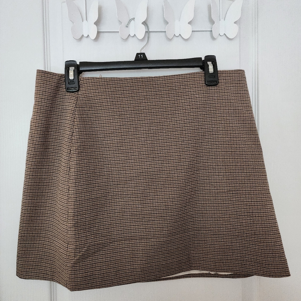 H&M NWOT Houndstooth A-line Skirt